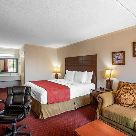 Ramada By Wyndham Branson Exterior foto