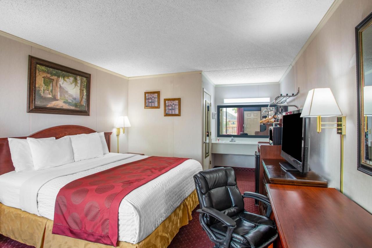 Ramada By Wyndham Branson Exterior foto