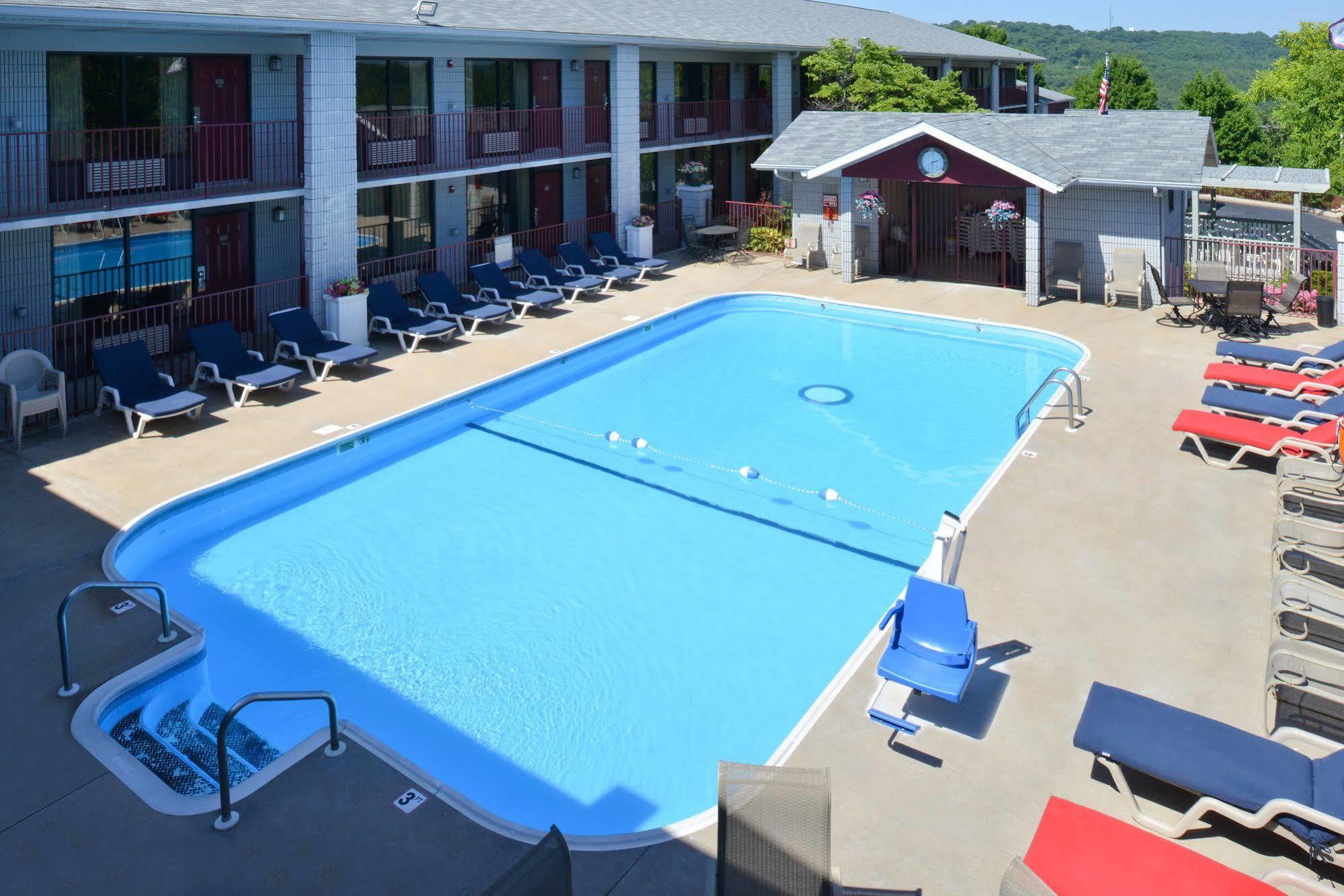 Ramada By Wyndham Branson Exterior foto